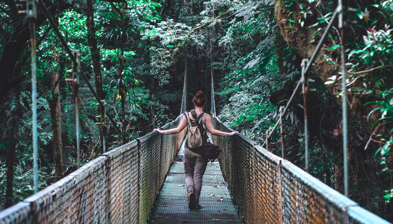 Lens and Feather Reiseblog Autorin Jessica in Costa Rica